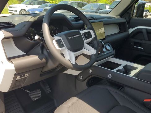 Certified 2025 Land Rover Defender 90 S AWD/4WD image 8