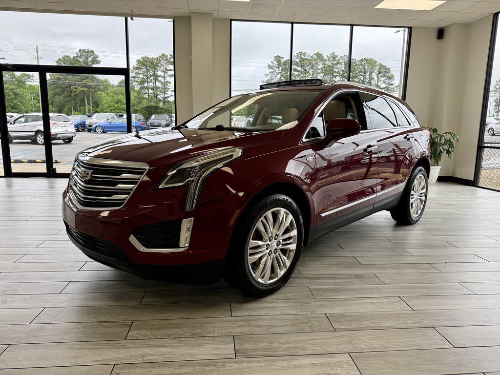 Used 2017 Cadillac XT5 Premium Luxury FWD image 3