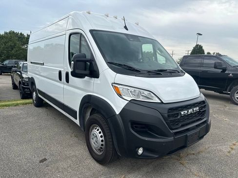 Used 2025 RAM ProMaster 2500 w/ Convenience Group FWD image 2