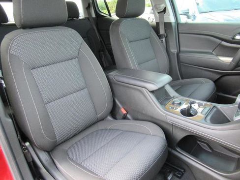 Certified 2023 GMC Acadia SLE w/ Driver Convenience Package FWD image 9