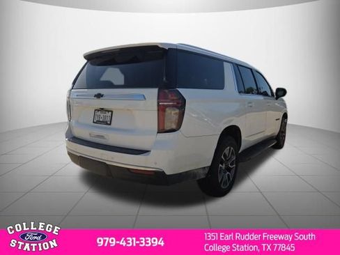 Used 2021 Chevrolet Suburban LT w/ Rear Media and Nav Package RWD image 4