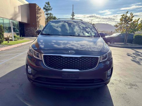 Used 2016 Kia Sedona EX image 5