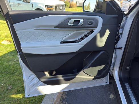 New 2026 Ford Explorer Platinum w/ LUX Leather Package image 13