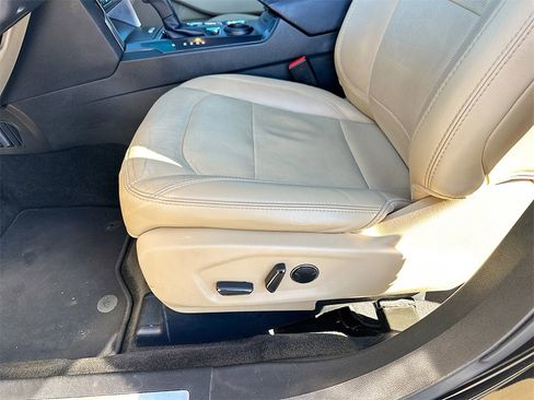 Used 2016 Ford Explorer Limited image 9