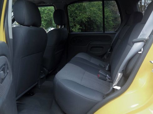 Used 2004 Nissan Xterra XE image 9
