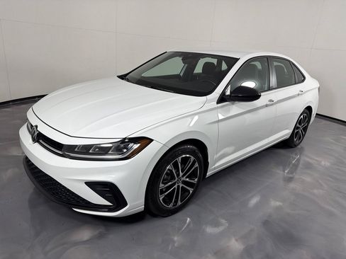 Used 2025 Volkswagen Jetta Sport FWD image 9