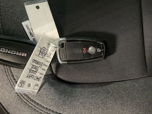 Used 2023 Ford Bronco Base image 24