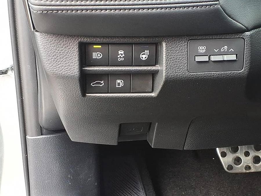 Used 2022 Toyota Avalon Touring FWD image 17