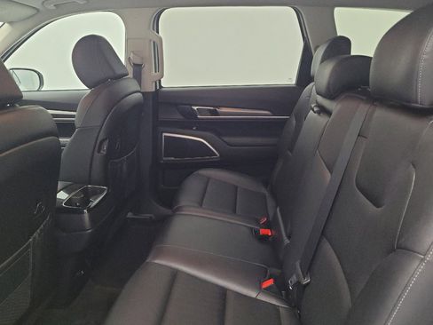Used 2022 Kia Telluride LX AWD/4WD image 18