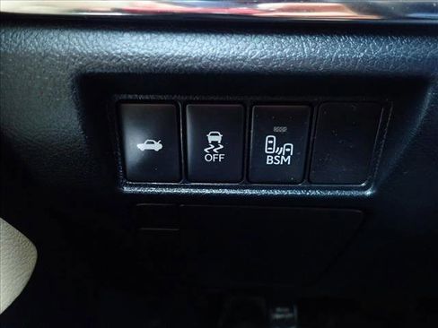 Used 2015 Toyota Avalon XLE Touring FWD image 21