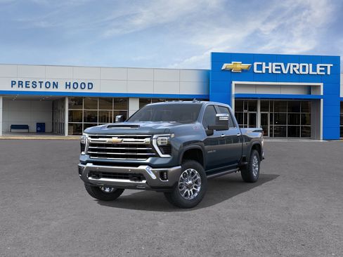 New 2026 Chevrolet Silverado 3500 LTZ w/ LTZ Premium Package AWD/4WD image 8