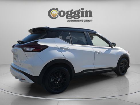 Used 2023 Nissan Kicks SR w/ SR Premium Package image 6