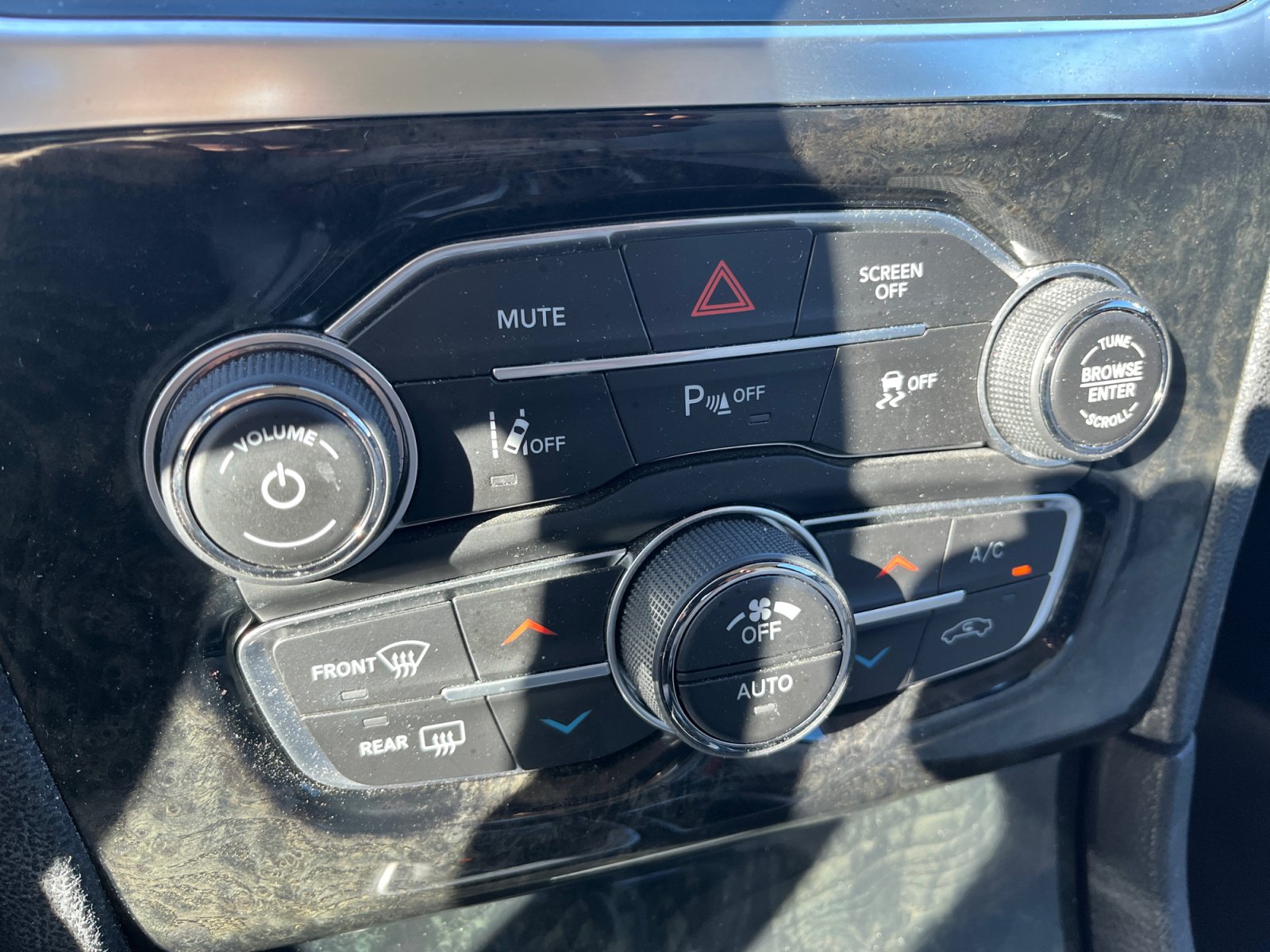 Used 2019 Chrysler 300 Limited w/ Safetytec Plus Group RWD image 26