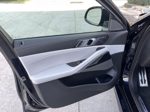 Certified 2024 BMW X6 xDrive40i w/ Premium Package image 8