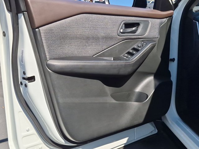 Used 2021 Nissan Rogue S FWD image 11