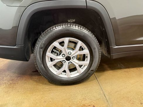 Used 2022 Jeep Grand Cherokee L Limited AWD/4WD image 92