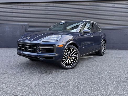 Certified 2025 Porsche Cayenne image 6