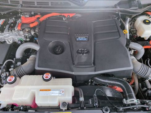Used 2024 Toyota Sequoia Capstone AWD/4WD image 35