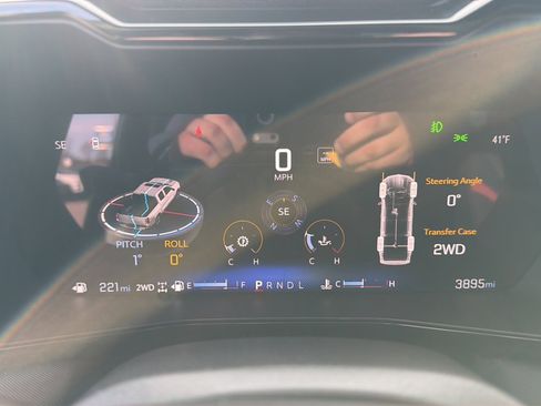 Used 2025 Chevrolet Colorado Z71 w/ Z71 Convenience Package 2 image 11