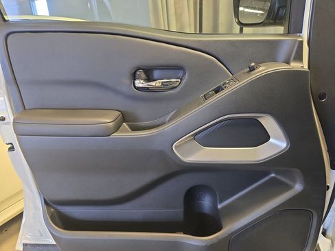 New 2025 Nissan Frontier SV w/ SV Convenience Package RWD image 25