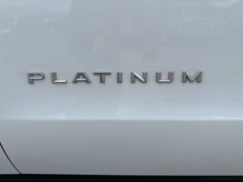 Used 2025 Ford Expedition Max Platinum AWD/4WD image 5