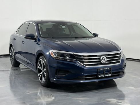 Used 2022 Volkswagen Passat 2.0T SE FWD image 3