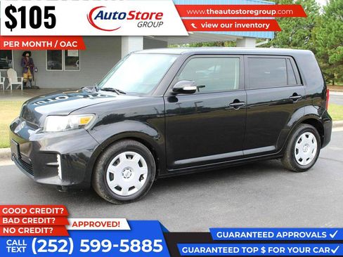 Used 2014 Scion xB FWD image 2