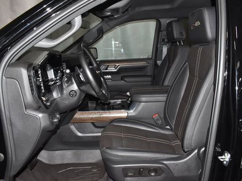 Used 2023 Chevrolet Silverado 1500 High Country w/ Technology Package image 13