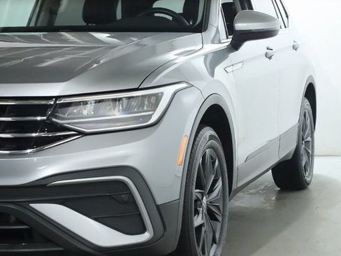 Certified 2022 Volkswagen Tiguan SE AWD/4WD image 4