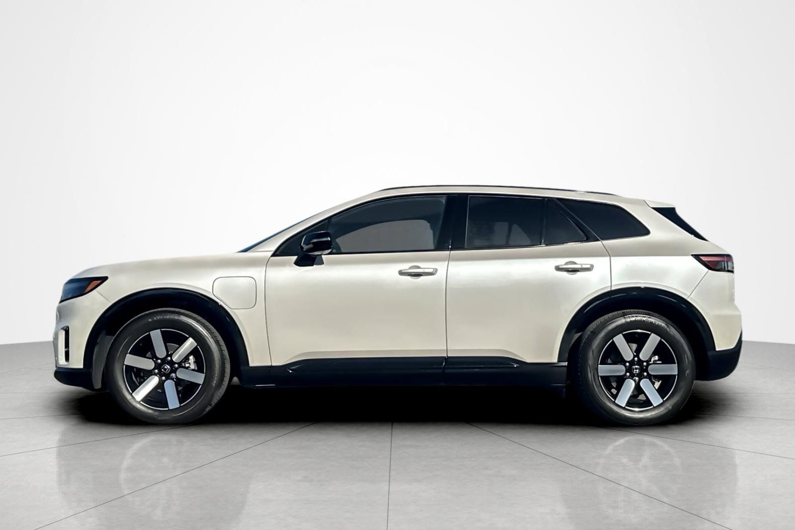 Used 2025 Honda Prologue Touring image 2
