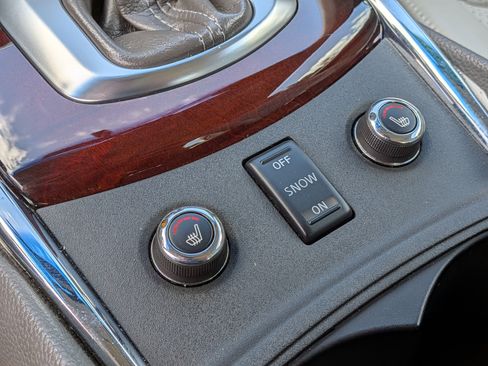 Used 2010 INFINITI G37 x w/ Premium Pkg AWD/4WD image 29