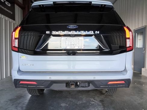 Used 2025 Ford Expedition Active RWD image 37