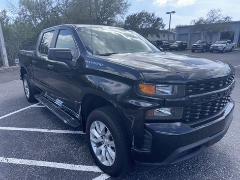 Used 2021 Chevrolet Silverado 1500 Custom w/ Safety Confidence Package image 3