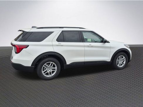 New 2026 Ford Explorer Active image 4