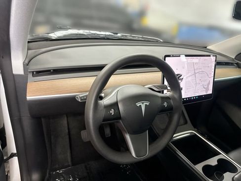 Used 2021 Tesla Model Y Long Range AWD/4WD image 12