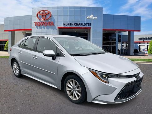 Used 2022 Toyota Corolla XLE image 1