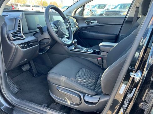 Used 2024 Kia Sportage LX AWD/4WD image 27