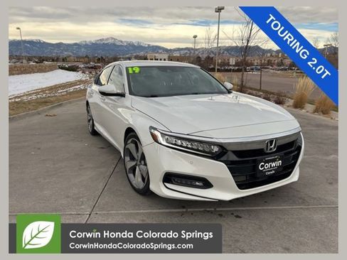 Used 2019 Honda Accord Touring image 1