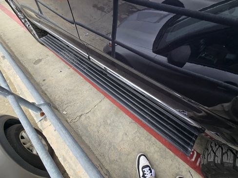 Used 2023 GMC Yukon Denali Ultimate image 24