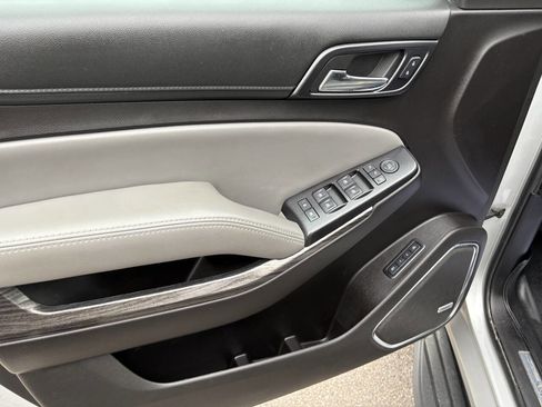 Used 2016 Chevrolet Suburban LT image 33