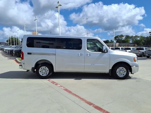 Used 2013 Nissan NV 3500 SL w/ Technology Pkg RWD image 5