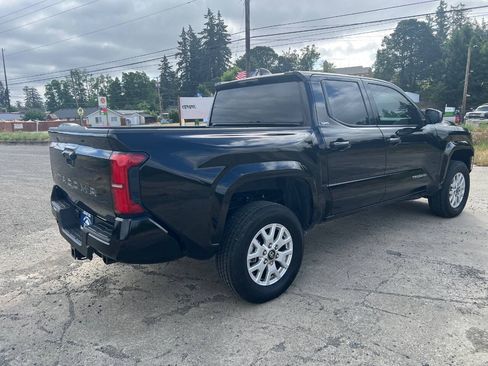 Used 2025 Toyota Tacoma SR5 RWD image 39