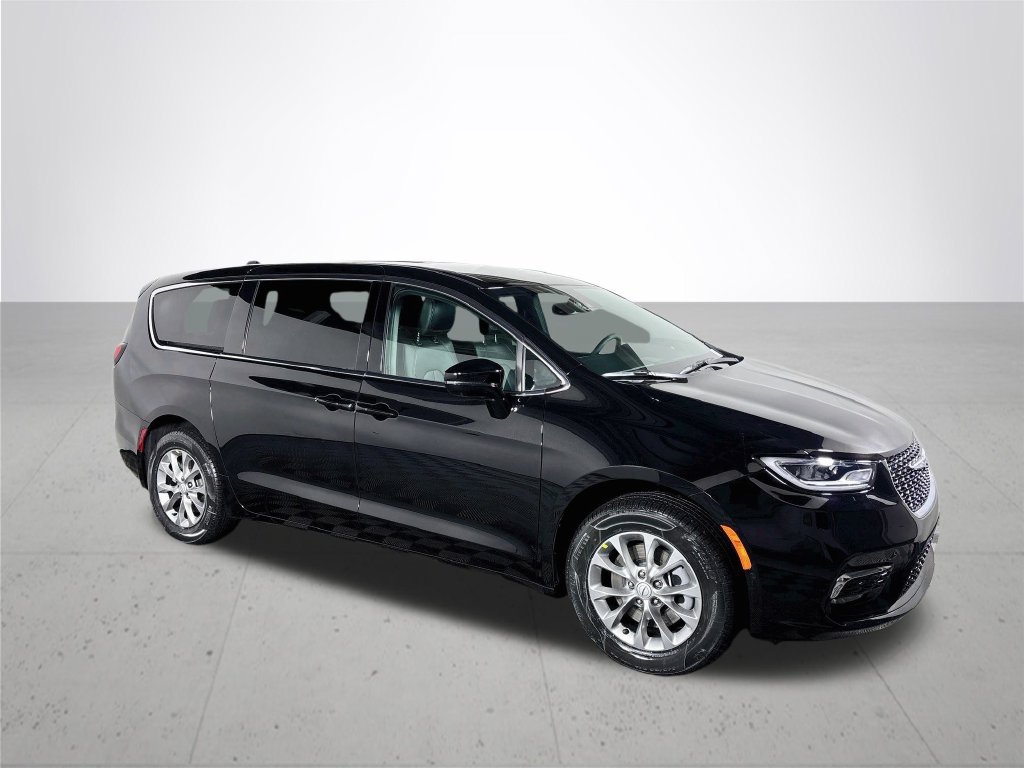 New 2026 Chrysler Pacifica Select AWD/4WD image 4