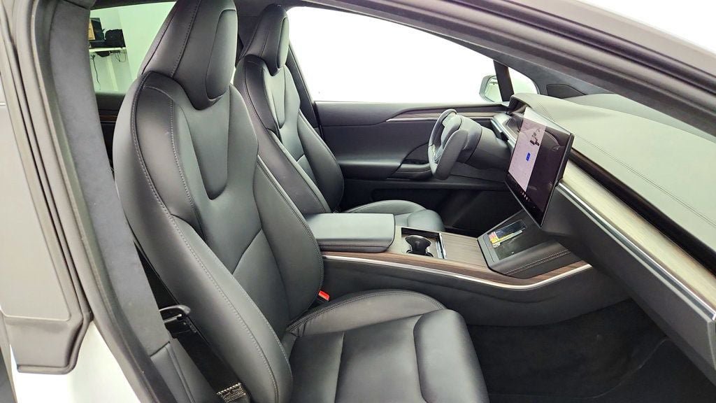 Used 2023 Tesla Model X AWD/4WD image 30
