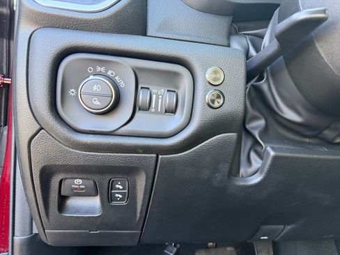 Used 2024 RAM 1500 Laramie AWD/4WD image 19