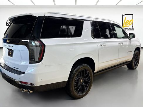 New 2026 Chevrolet Suburban Premier image 5
