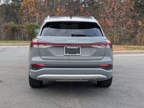 Used 2023 Audi Q4 e-tron Premium w/ Convenience Package image 6