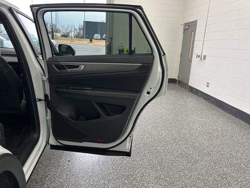 New 2026 Volkswagen Atlas Cross Sport SE AWD/4WD image 31