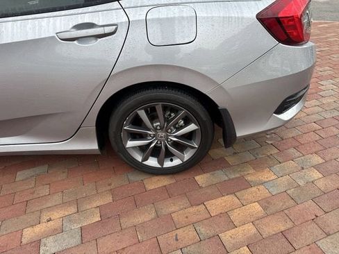 Used 2019 Honda Civic EX image 14