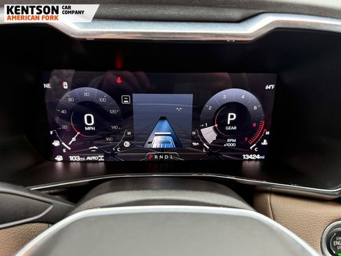 Used 2024 GMC Canyon Denali image 16